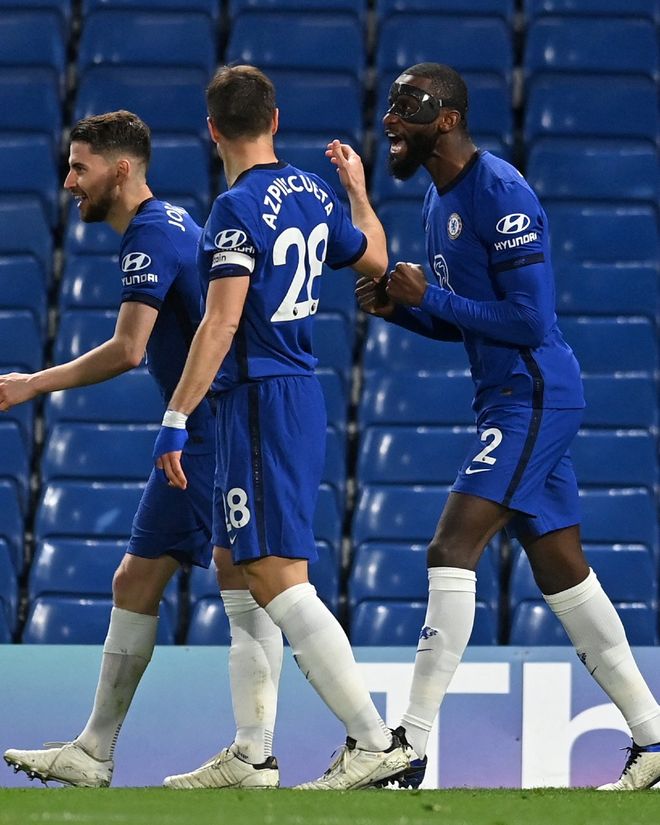 河南决战国安！三位久违强援露面，王刚单独挑大梁，新金主现场督战