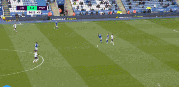 何宇鹏纪念捧杯： 一整季的重量都化为光芒，只为这一次触碰