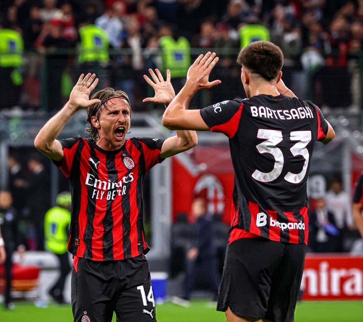 足球+音乐会，河南主帅拉莫斯当乐团指挥&阿奇姆彭等球员参加