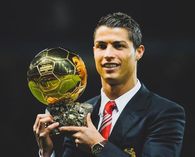 球星突破防守送出关键助攻